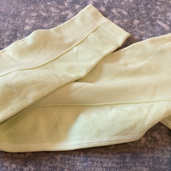 NEW BALANCE LIME GREEN STRETCHY TOP - Picture 7 of 15